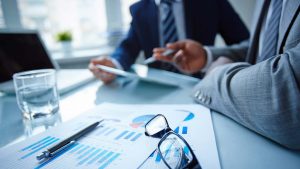 Management consultant and analysts